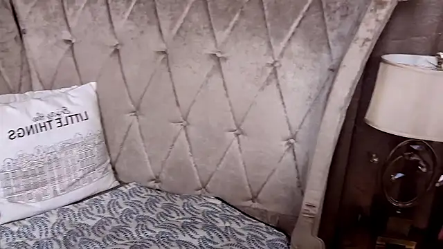 BustyGizelle live sex cam