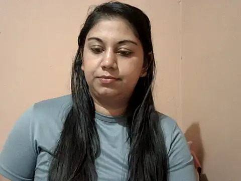 bellachow10 - Bellachow10's free webcam - UK Sex Cams