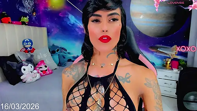 Nella_Dolls live cam