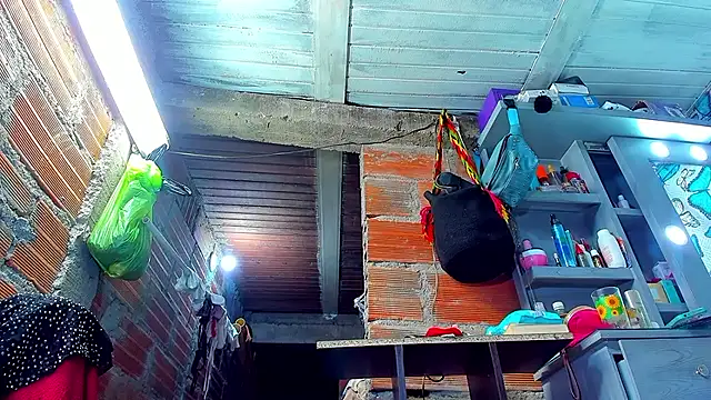 lucianabigcockxx - Lucianabigcockxx's free webcam - UK Sex Cams