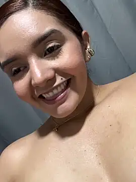 melanyprada (F young) - PUSSY CLOSE UP + MAKE ME WET👅