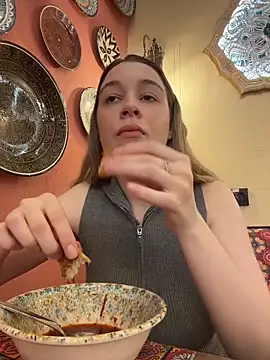 sashacatt (F young) - 5 spanks on the tits, in clamps