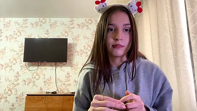 pagedlard (F teen) - Twerk + teasing my panties and doggy pos