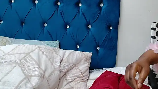 sexydarkladyxxx - SexyDarkLadyXxx's free webcam - UK Sex Cams