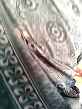 Webcam Model (Queen_chayna)  is live.Free join now!