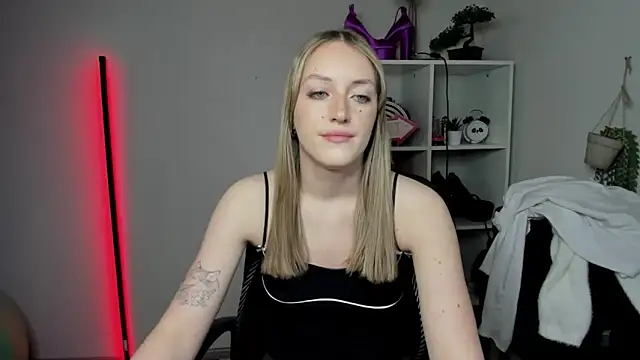 evelynblond - EvelynBlond's free webcam - UK Sex Cams