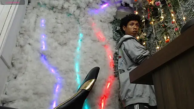 walkers05 - Walkers05's free webcam - UK Sex Cams