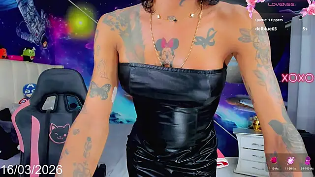 Nella_Dolls live cam