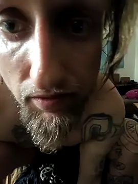 ozomitro - Ozomitro's free webcam