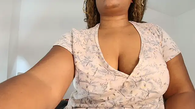 luxy_benet - Luxy_benet's free webcam - UK Sex Cams