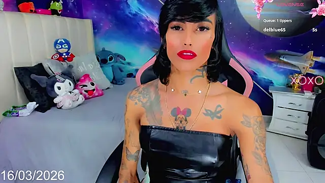 Nella_Dolls live cam