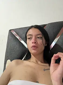 Webcam Model (LiaCollings)  is live.Free join now!