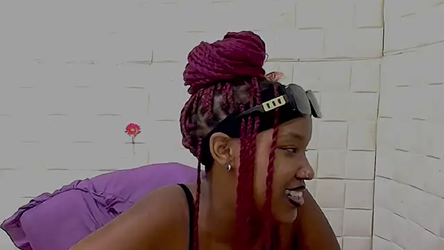 EroticSexyPrada live cam