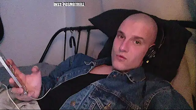 ETHAN_MOORE live sex cam