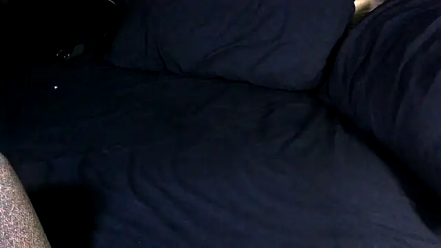 shriekedmobility (Ask my age) - remove some clothes