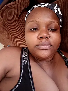 Webcam Model (queennapal) is live