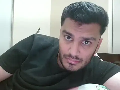 robintoit (M young) - 1000 token to  dick open