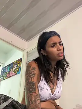 Webcam Model (DeuxGold)  is live.Free join now!