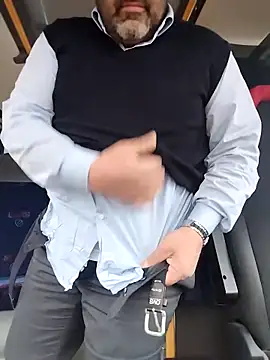 necroforo (M mature) - Doccia e gioco con dildo a casa