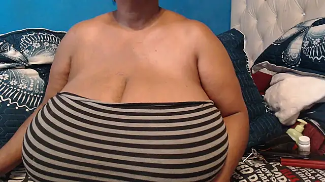 cutefirmmelonss - CUTEFIRMMELONSS's free webcam - UK Sex Cams