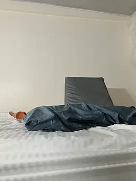 Webcam Model (saasha_Petit)  is live.Free join now!