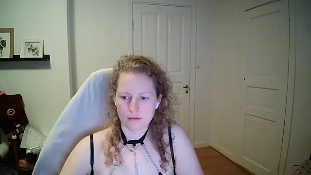 Preview of girlnina-1995