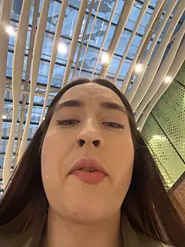 holly_play (F young) - Moaning behind a STRANGER's back