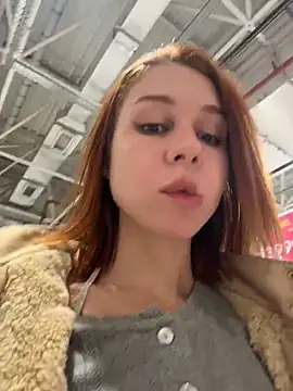 rosiesecret (F young) - QUICK OPEN DOOR TOPLESS NOW!!!