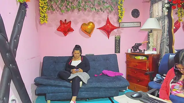 lesbiancuple live sex cam