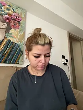 allysonk (F young) - Flash boobs