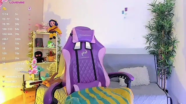 natty_romanof_18 (F young) - show pussy+ touching