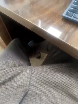 kakabiraji (Ask my age) - Show Dick Under the table in office