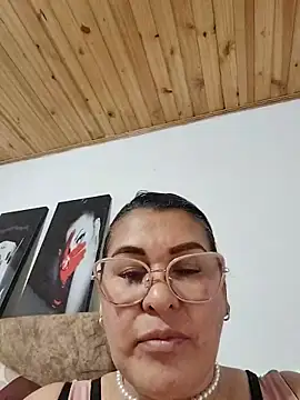 alexxiaamat (F mature) - pusy  off