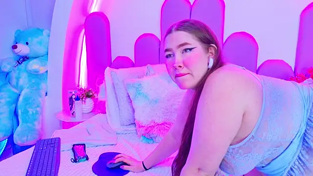 NathaxaLeans live cam