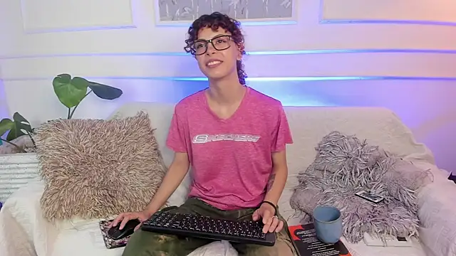 alicemadnes - AliceMadnes's free webcam - UK Sex Cams