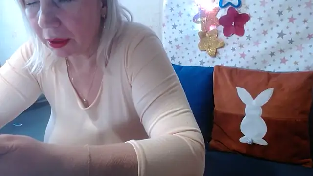 queenlana - QueenLana's free webcam - UK Sex Cams