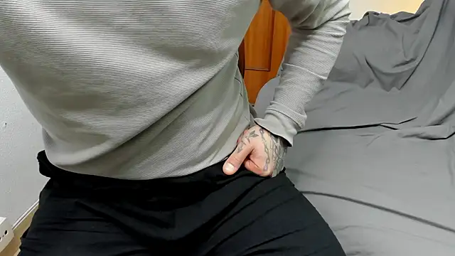 layneinchains - Layneinchains's free webcam - UK Sex Cams