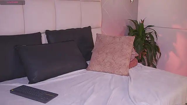 SaraMonroe1 live cam