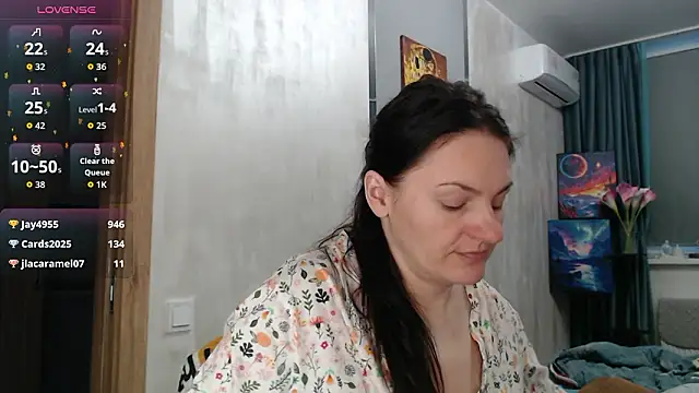 stacy_davice (F milf) - SHOW TITS