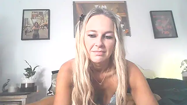 imyourgoodgirl69xo - Imyourgoodgirl69xo's free webcam - UK Sex Cams