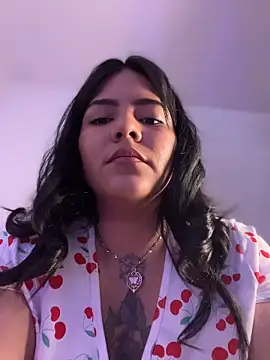 Webcam Model (JulianaCastillo)  is live.Free join now!