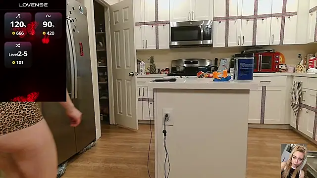 Preview of blondiewithanass