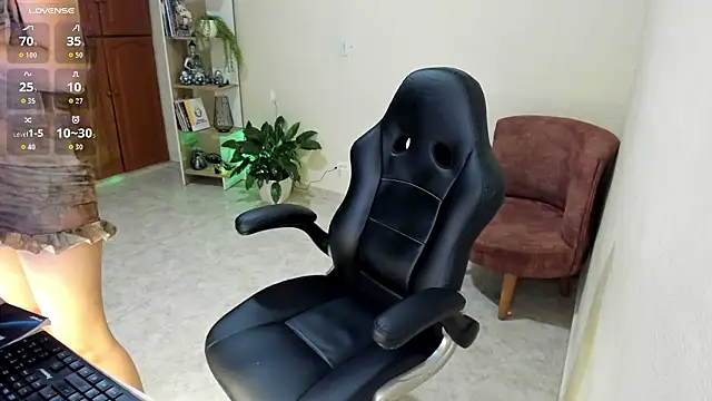 nathalie_29 (F young) - show ass