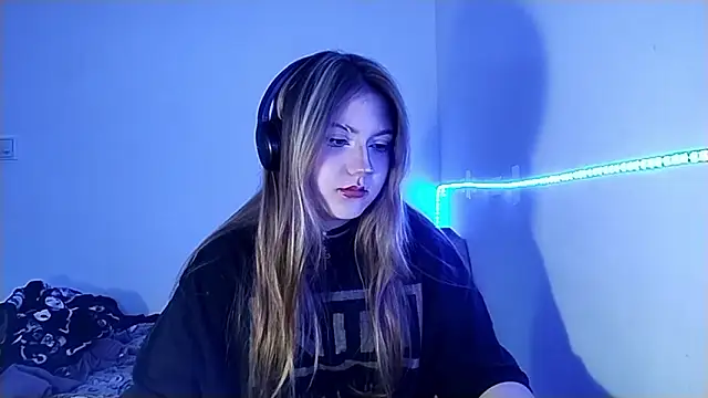 cuckuhta (F teen) - take off topic straps^^