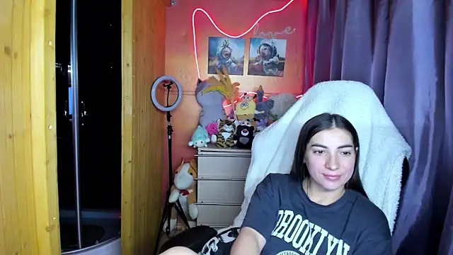 fiery_brunette_ - Fiery_Brunette_'s free webcam - UK Sex Cams