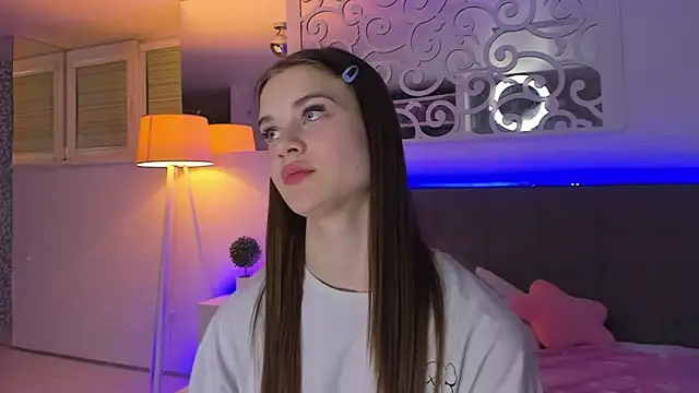 luisaclover - LuisaClover's free webcam - UK Sex Cams