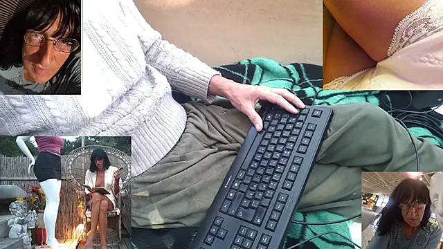 sissidomination (Ask my age) - I show my cute titties