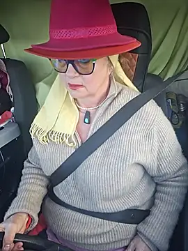 hot-muci - Hot-Muci's free webcam - UK Sex Cams