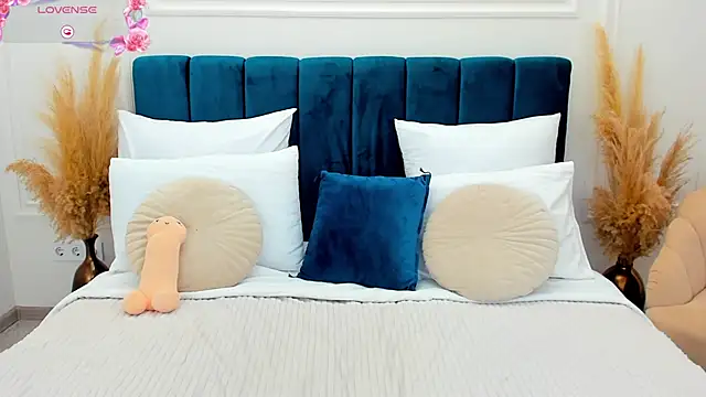 torisonn - ToriSonn's free webcam - UK Sex Cams