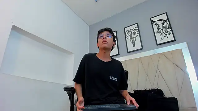 adams_bobby (M twink) - cum show 🍆💦